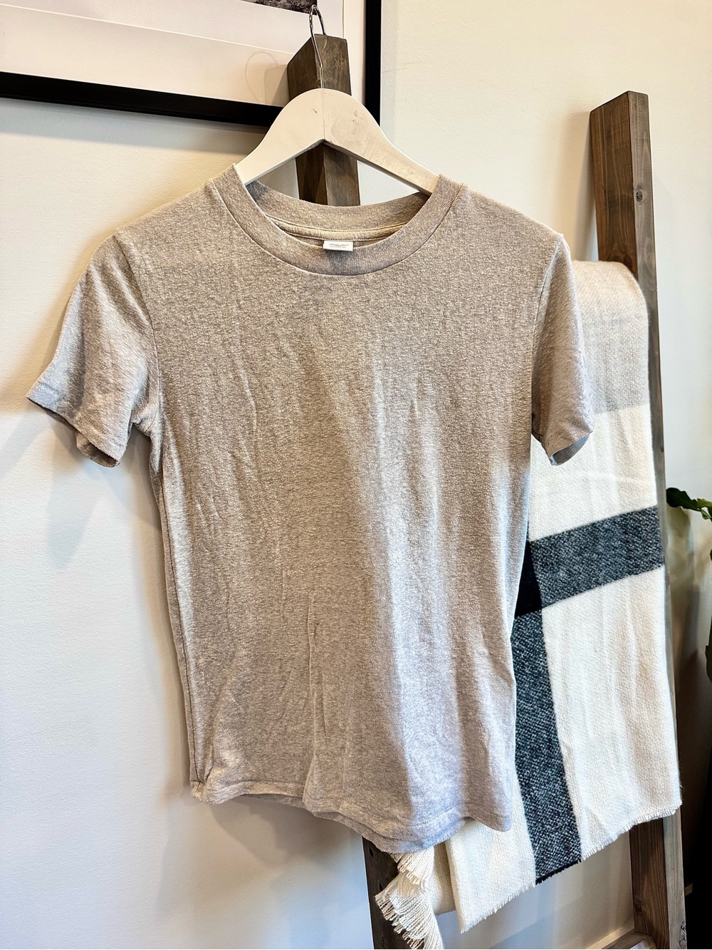 TNA Women’s Short Sleeve Crew Tee - Light Gray